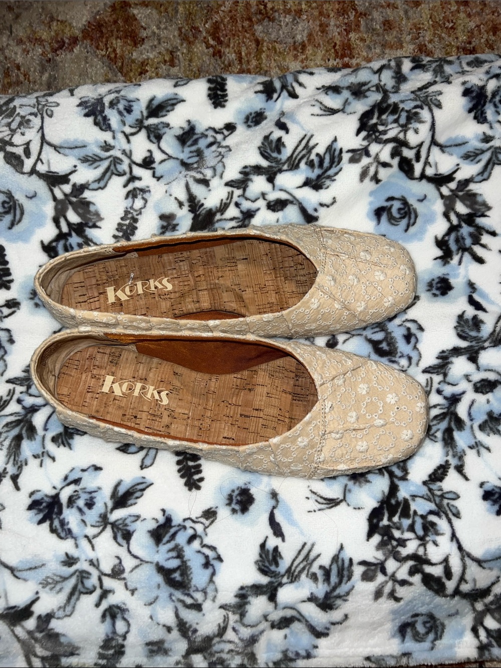 Kork-Ease Women's Cream Lace Embroidered Ballet Flats